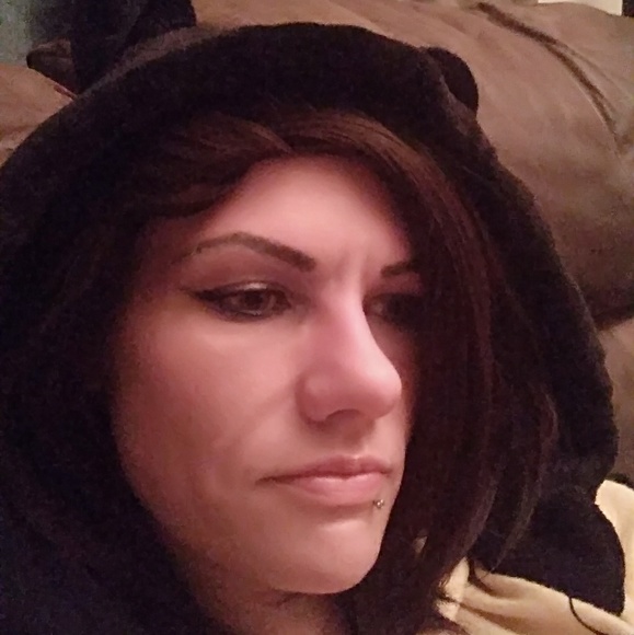 Meet your Posher, Rebekah - Picture 3 of 5